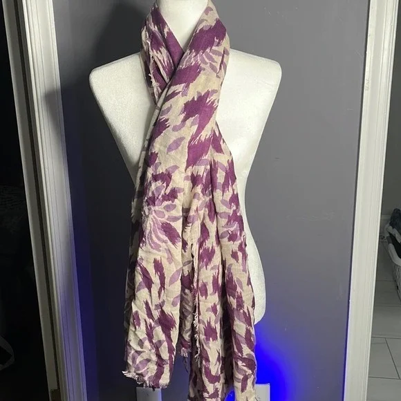 𝅺UNBRANDED Purple and Tan Print Large Scarf - Picture 2 of 5